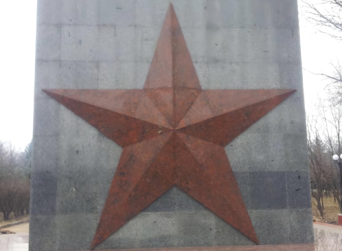 Енакиево, Памятник погибшим Аэроклубовцам
